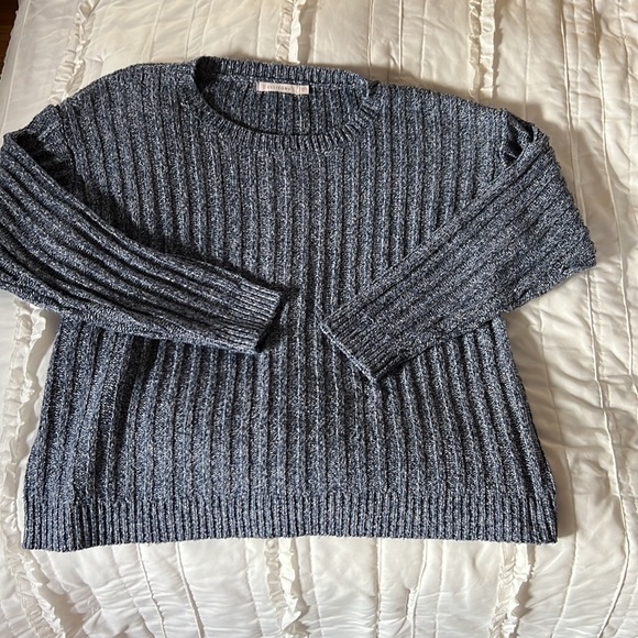 Sweater - Picture 4 of 5